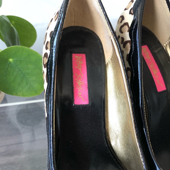 BETSEY JOHNSON | Bow Tie Leopard Print Wedge Shoes - Picture 8 of 9